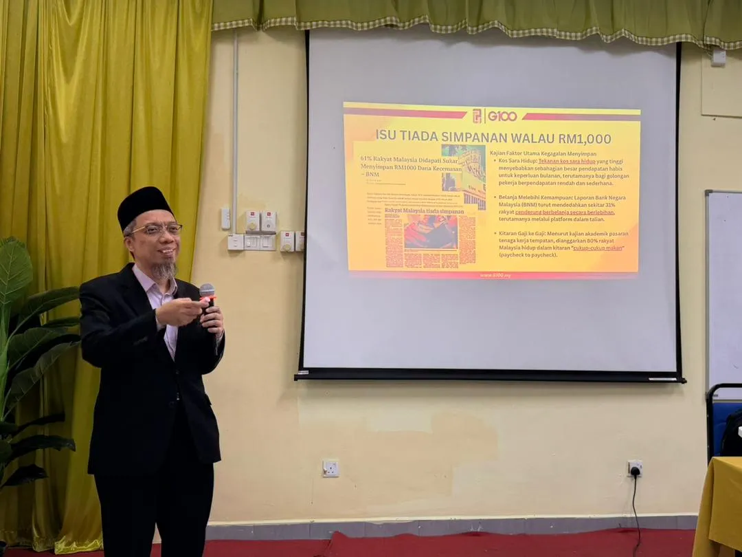 Suhaimee berceramah di Seminar Kaya Dengan Emas